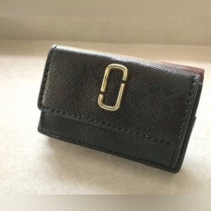 NWT MARC JACOBS THE SNAPSHOT MINI TRIFOLD WALLET DOUBLE J LOGO